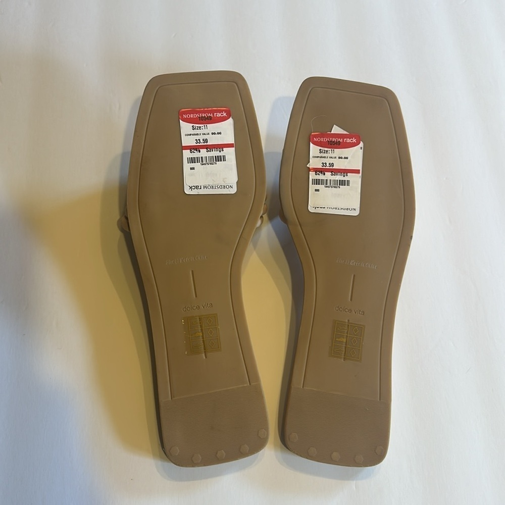 NWT Dolce Vita slip on tan cream sandals with bands in front great for driving - Picture 2 of 7